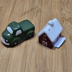 Ceramic Rustic Farmhouse Barn and Farm Pickup Truck Salt and Pepper Shakers Set